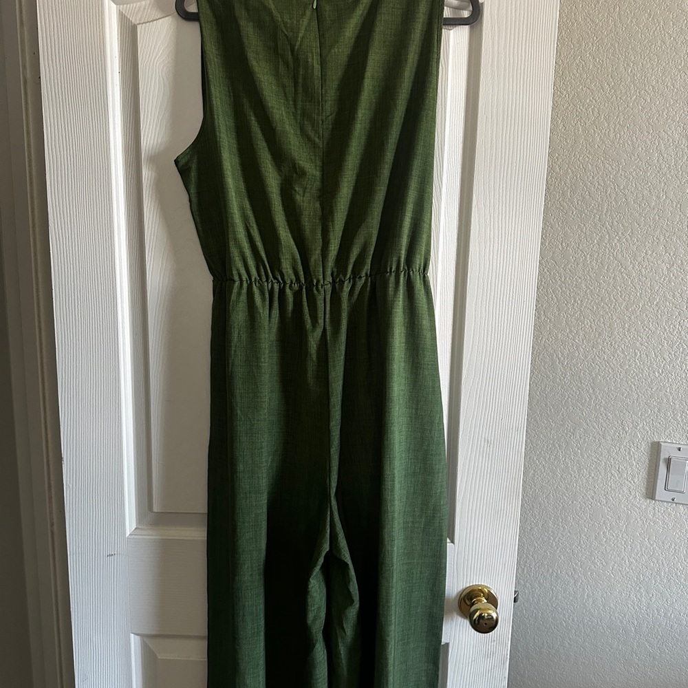 Elegant Green Jumpsuit With Pockets